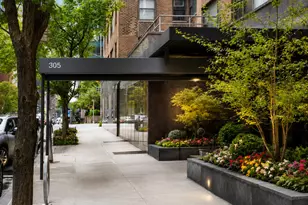 305 E 40th St, New York City, NY 10016 - Photo 13
