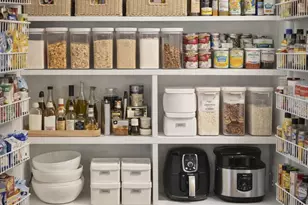 305 E 40th St, New York, NY 10016 - Photo 13