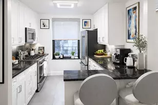 305 E 40th St, New York, NY 10016 - Photo 3