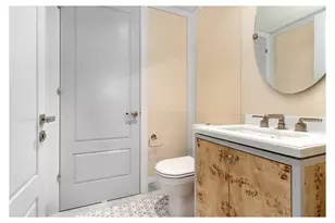 21 E 61st St, New York, NY 10065 - Photo 7