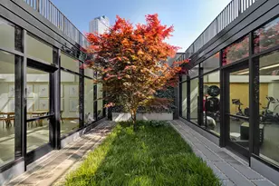 21-30 44th Dr, New York City, NY 11101 - Photo 17