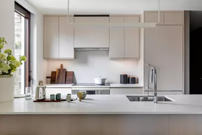 300 E 50th Street #PHB, New York, NY 10022 - Photo 5