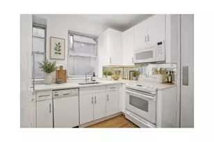 40 W 55th St, New York City, NY 10019 - Photo 3