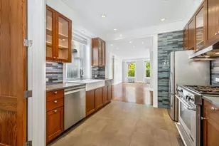 81 Perry St, New York, NY 10014 - Photo 1