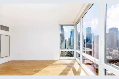 247 W 46th Street #1402, New York, NY 10036 - Photo 3