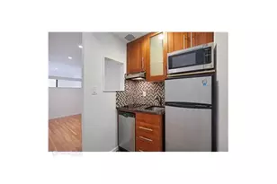 230 E 52nd St, New York, NY 10022 - Photo 1