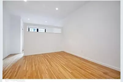 230 E 52nd Street #3D, New York, NY 10022 - Photo 3