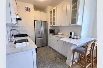 305 E 72nd Street #10A, New York City, NY 10021 - Photo 3