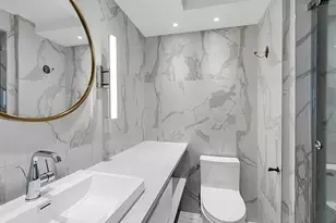 330 E 38th St, New York City, NY 10016 - Photo 11
