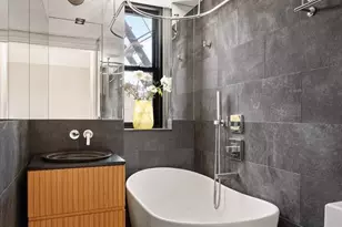 365 W 20th St, New York City, NY 10011 - Photo 5