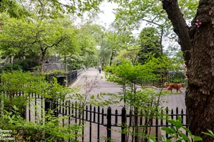 10 Gracie Square, New York City, NY 10028 - Photo 29