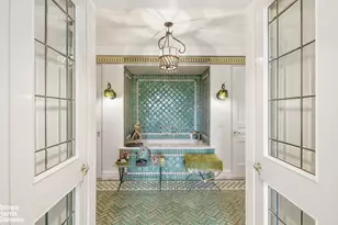 10 Gracie Square, New York City, NY 10028 - Photo 17