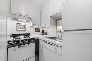 235 W 102nd St, New York, NY 10025 - Photo 5