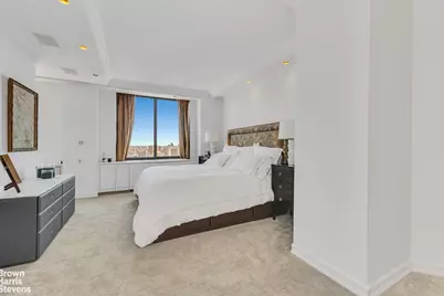 300 E 85th Street #2705, New York, NY 10028 - Photo 9