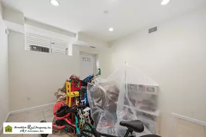32 Wild Avenue, New York City, NY 10314 - Photo 29