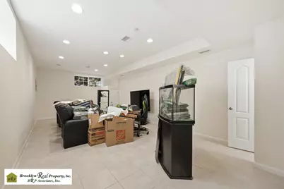 32 Wild Avenue, New York City, NY 10314 - Photo 27