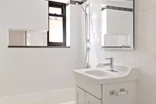 410 W 24th St, New York City, NY 10011 - Photo 7