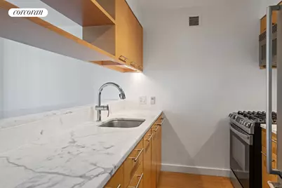 100 W 39th Street #39J, New York, NY 10018 - Photo 3