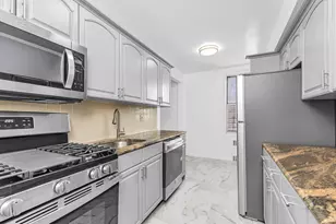 67-30 Clyde St, New York City, NY 11375 - Photo 11