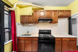 21-05 33rd St, New York City, NY 11105 - Photo 7