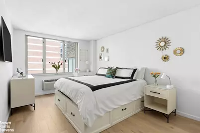 130 W 67th Street #9C, New York, NY 10023 - Photo 5