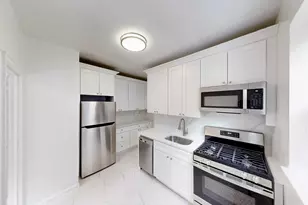 915 E 17th St, New York City, NY 11230 - Photo 7