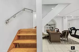 233 E 31st St, New York City, NY 10016 - Photo 9