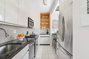 58 W 58th St, New York City, NY 10019 - Photo 7
