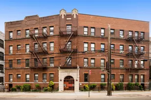 31-14 Crescent St, New York City, NY 11106 - Photo 9