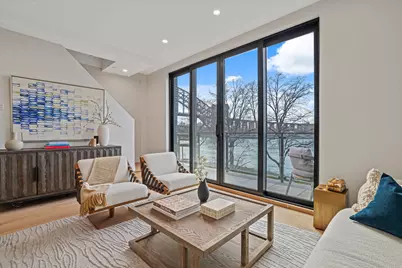21-31 Shore Boulevard #3B, Astoria, NY 11105 - Photo 3