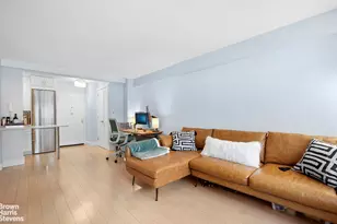 310 W 56th St, New York, NY 10019 - Photo 7