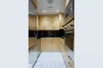 721 5th Avenue #62C, New York City, NY 10022 - Photo 3