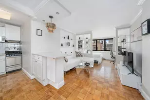 210 E 15th St, New York City, NY 10003 - Photo 3