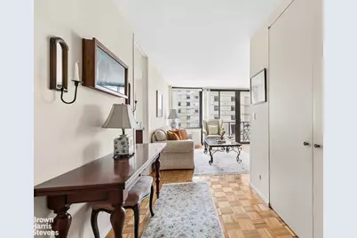 161 W 61st Street #15H, New York, NY 10023 - Photo 5