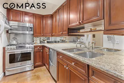 110 E 57th Street #4FG, New York, NY 10022 - Photo 9