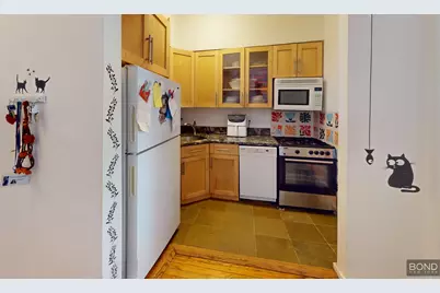 235 W 70th Street #2G, New York City, NY 10023 - Photo 3