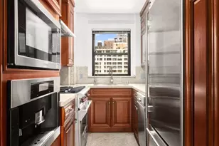 10 Mitchell Pl, New York, NY 10017 - Photo 3