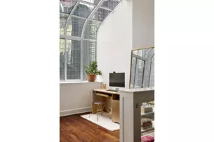 310 E 46th St, New York City, NY 10017 - Photo 7