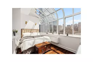 310 E 46th St, New York City, NY 10017 - Photo 5