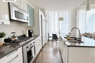 250 E 49th St, New York City, NY 10017 - Photo 3