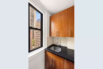 333 E 53rd Street #7C, New York City, NY 10022 - Photo 9