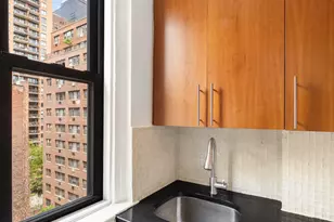 333 E 53rd St, New York City, NY 10022 - Photo 9