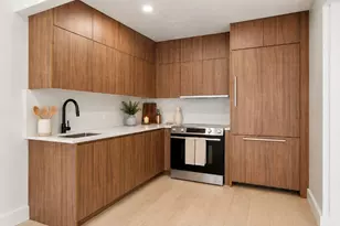 371 Hawthorne St, New York City, NY 11225 - Photo 3