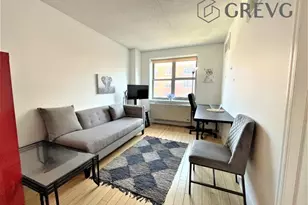 516 W 47th St, New York City, NY 10036 - Photo 9
