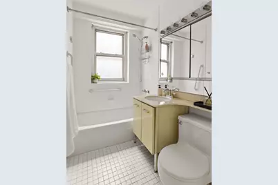 370 E 76th Street #A506, New York, NY 10021 - Photo 5