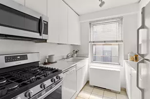 370 E 76th St, New York, NY 10021 - Photo 3