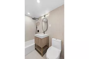 321 E 48th St, New York City, NY 10017 - Photo 5