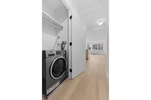 321 E 48th St, New York, NY 10017 - Photo 7