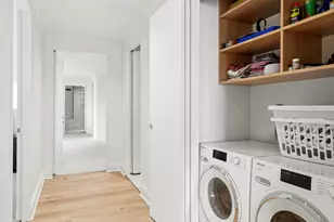 322 W 57th St, New York City, NY 10019 - Photo 9