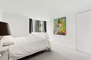 322 W 57th St, New York City, NY 10019 - Photo 11